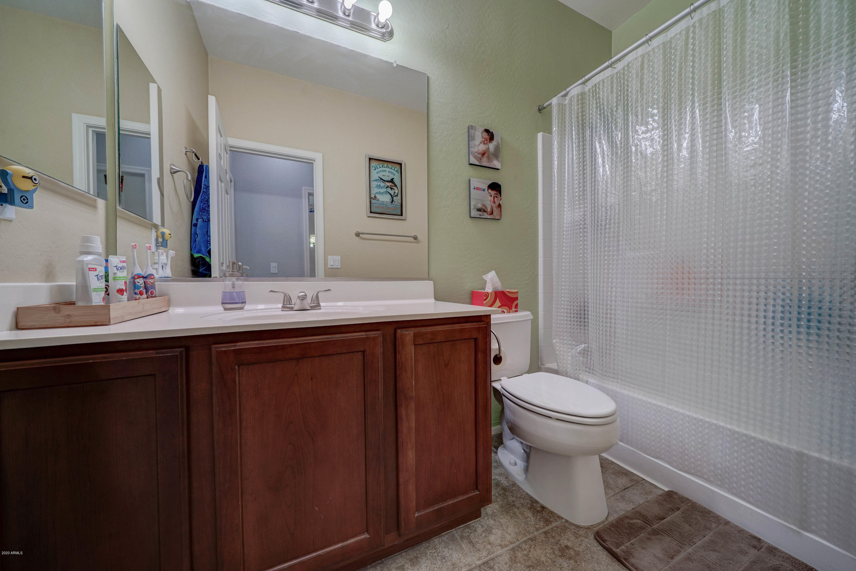 10036 West Bloch Road Tolleson, AZ 85353 - Photo 15 of 30 Hall Bathroom