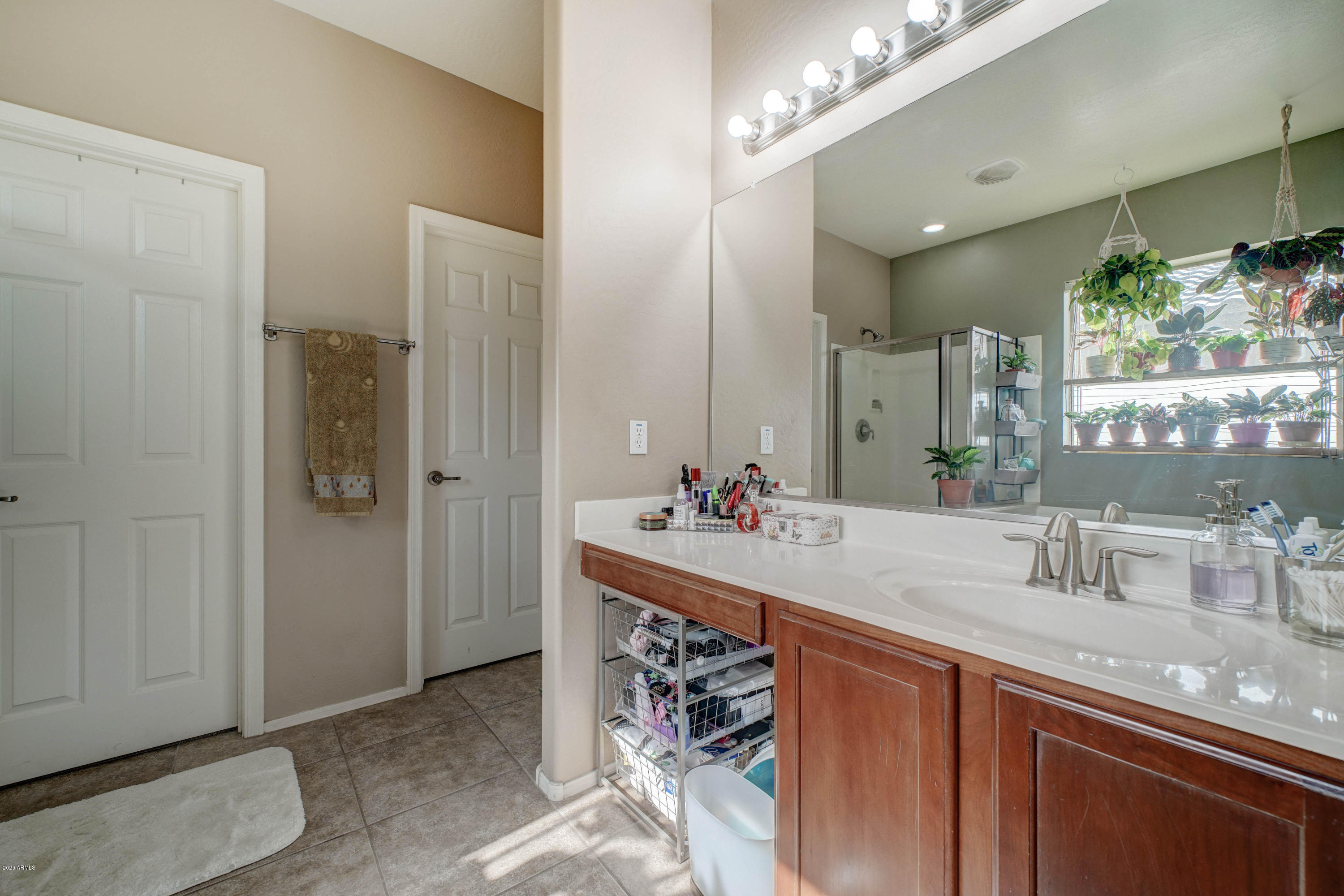 10036 West Bloch Road Tolleson, AZ 85353 - Photo 18 of 30 Master Bathroom