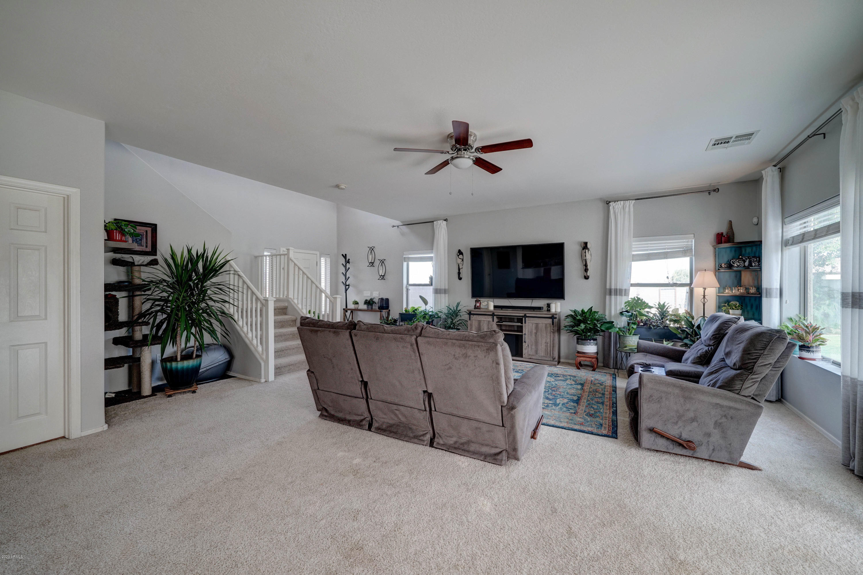 10036 West Bloch Road Tolleson, AZ 85353 - Photo 3 of 30 Living Room