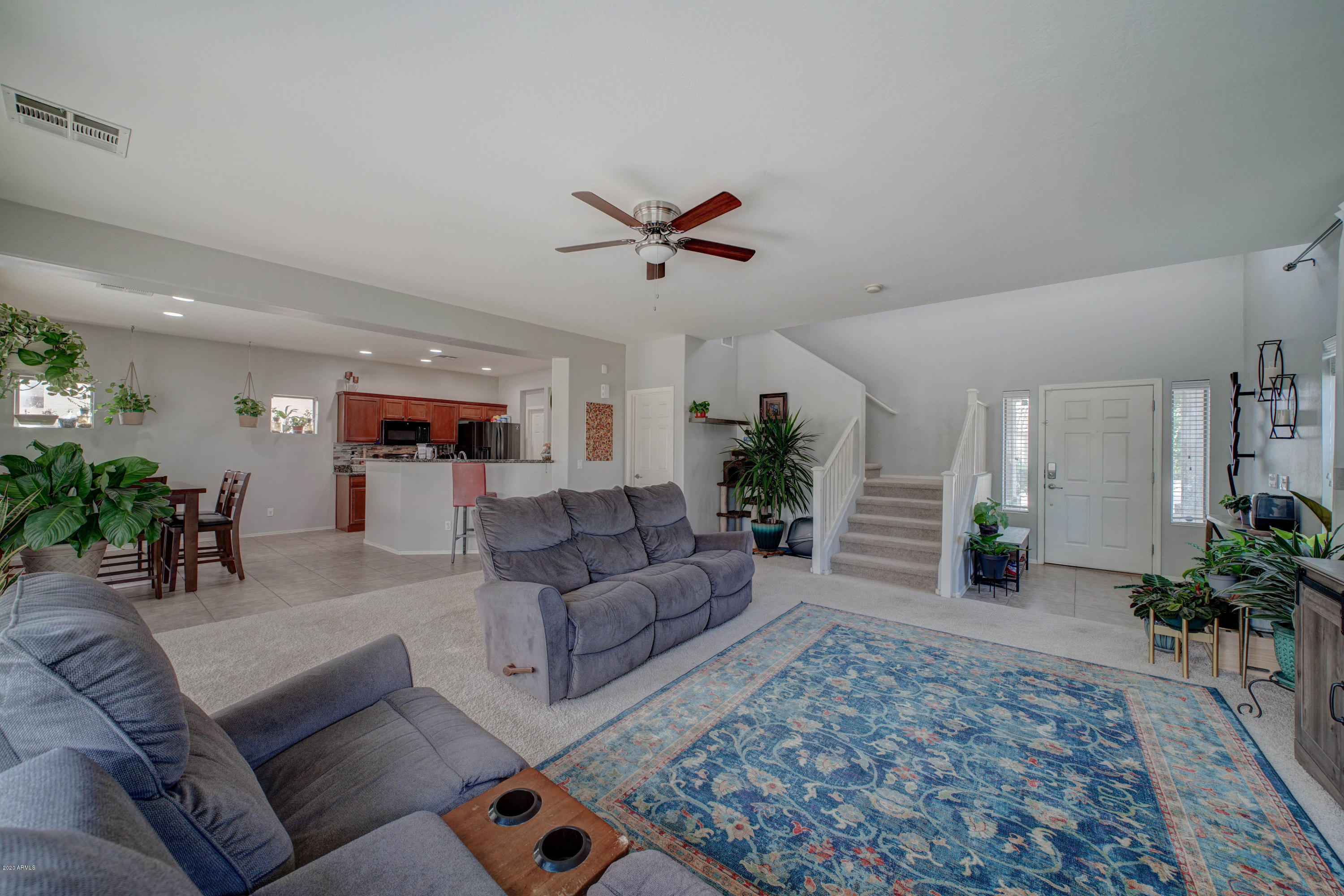 10036 West Bloch Road Tolleson, AZ 85353 - Photo 4 of 30 Living Room