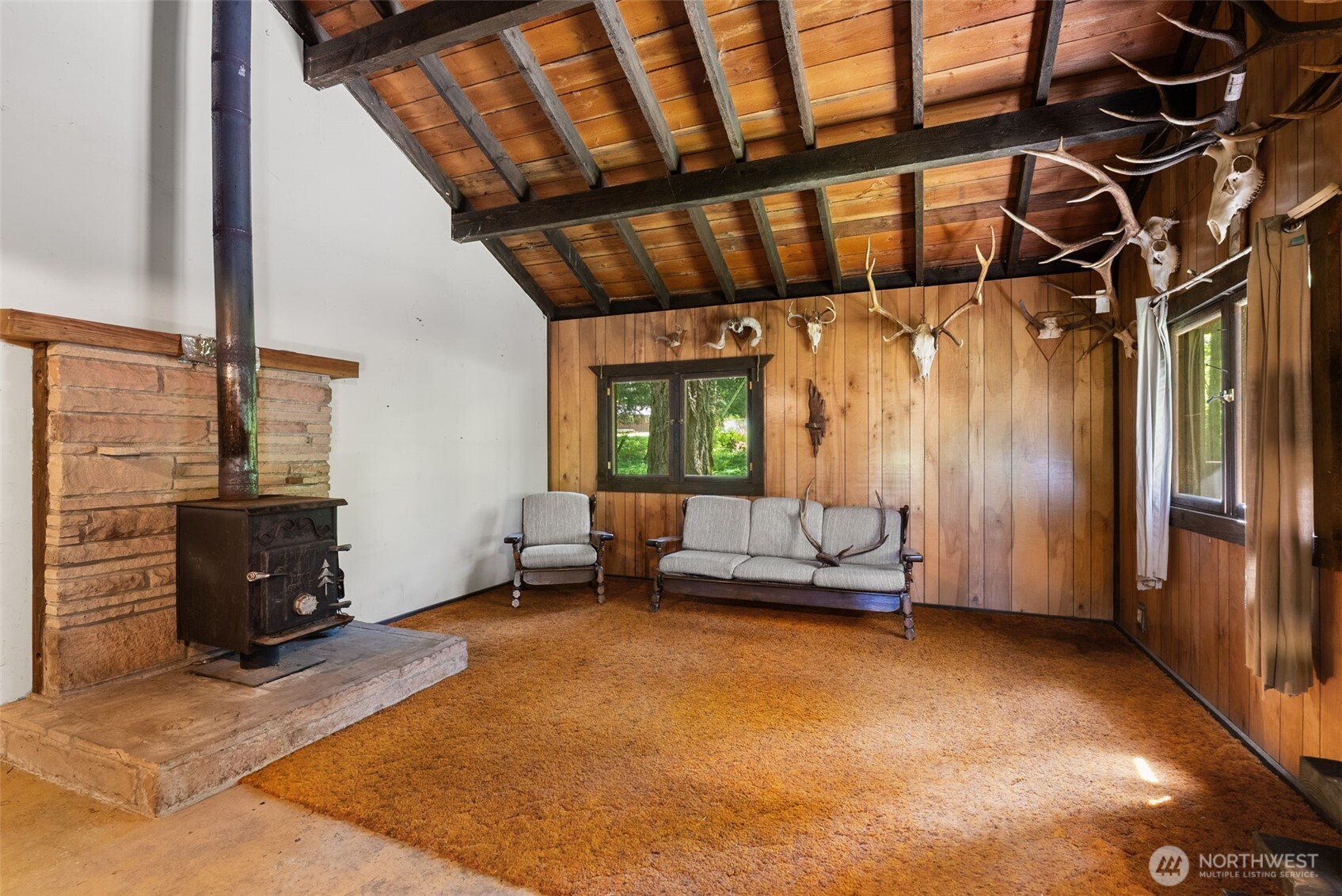 155 Bonell Road Randle, WA 98377 - Photo 12 of 38 a living room with furniture