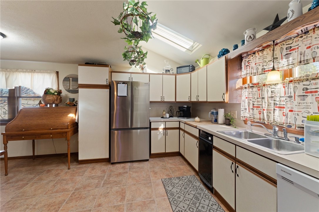 60 Welles Street Woonsocket, RI 02895 - Photo 12 of 36