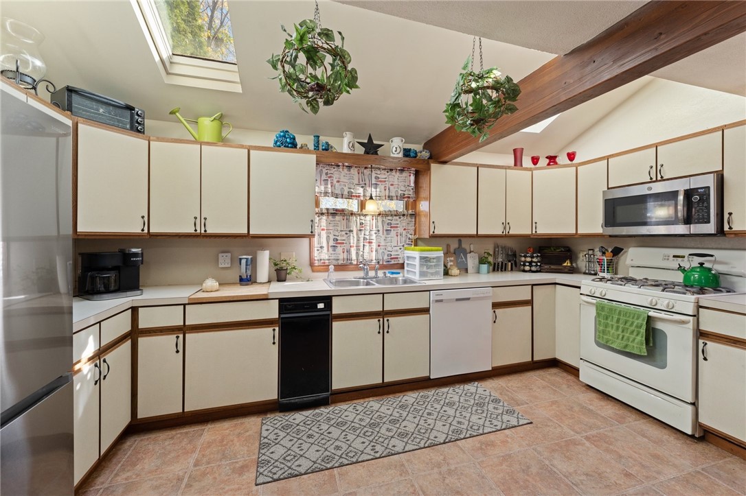 60 Welles Street Woonsocket, RI 02895 - Photo 15 of 36