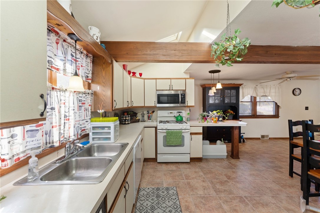 60 Welles Street Woonsocket, RI 02895 - Photo 16 of 36