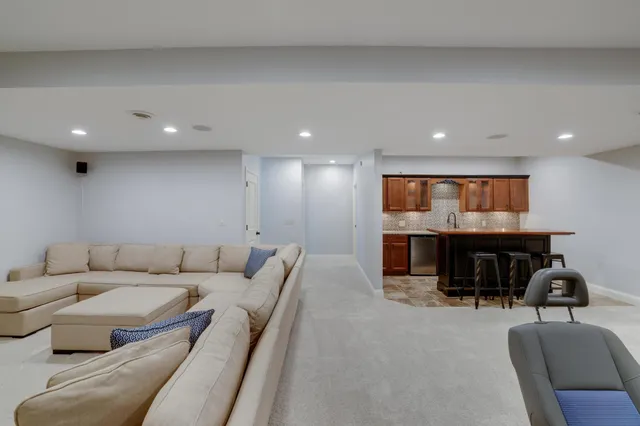 $3,600 | 645 Ramsey Circle, Carver, MN 55315