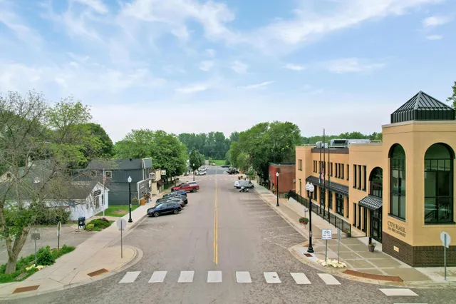 $3,600 | 645 Ramsey Circle, Carver, MN 55315