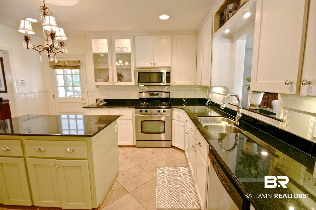 625 Chelsea Drive East Mobile, AL 36608 - Photo 10 of 36