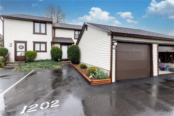 $240,000 | 1202 Charlesgate Circle, Amherst, NY 14051