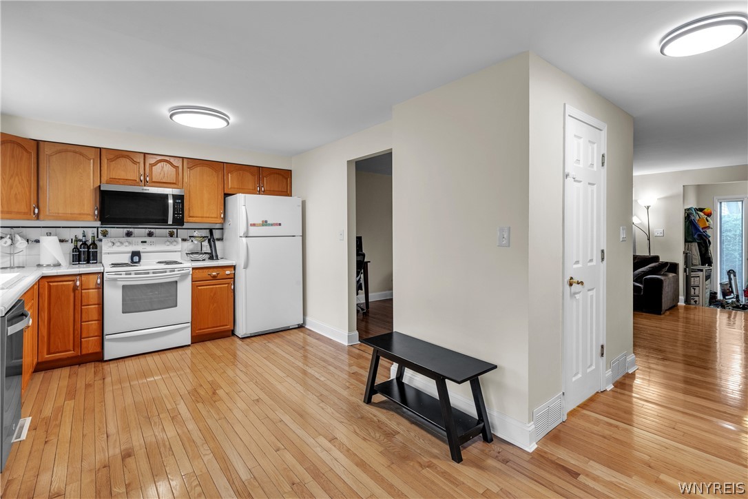 1202 Charlesgate Circle Amherst, NY 14051 - Photo 19 of 35