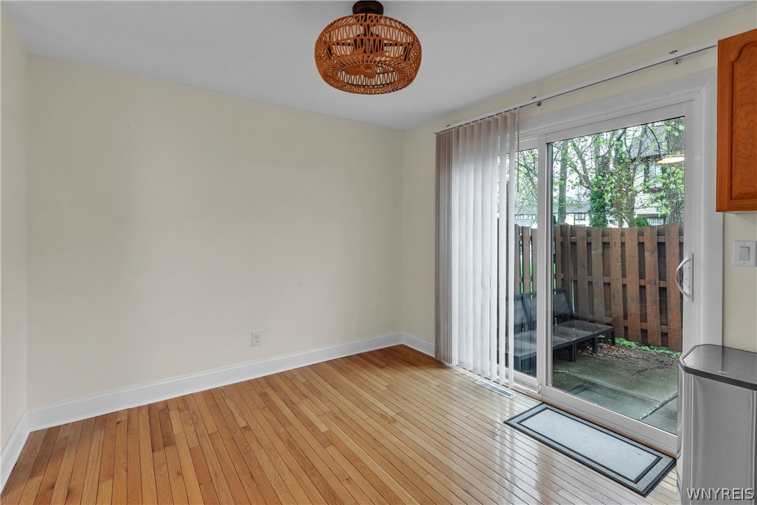 1202 Charlesgate Circle Amherst, NY 14051 - Photo 20 of 35 Eating area