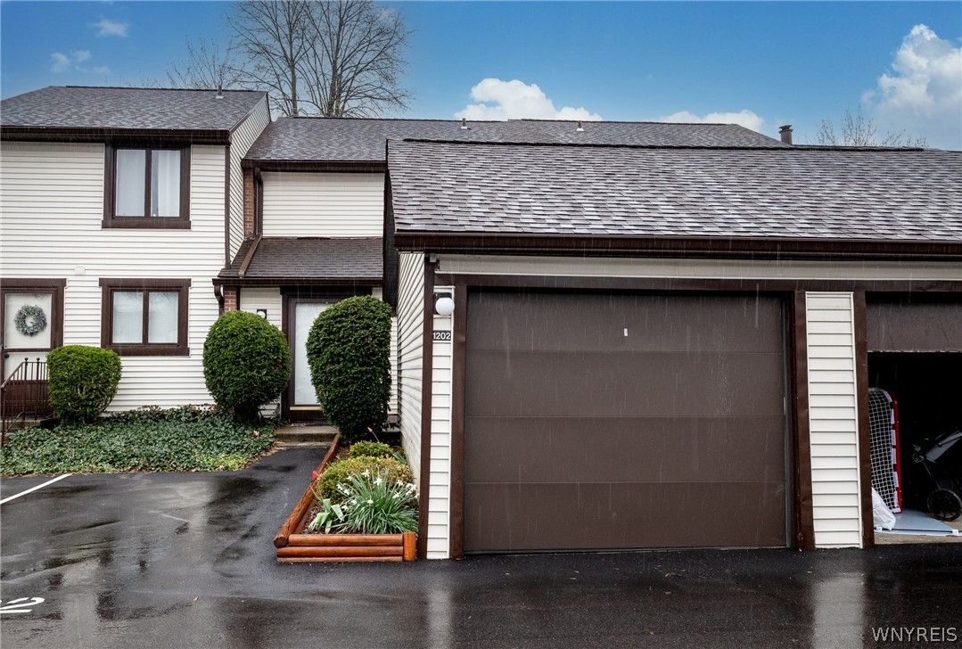 1202 Charlesgate Circle Amherst, NY 14051 - Photo 2 of 35 Private garage