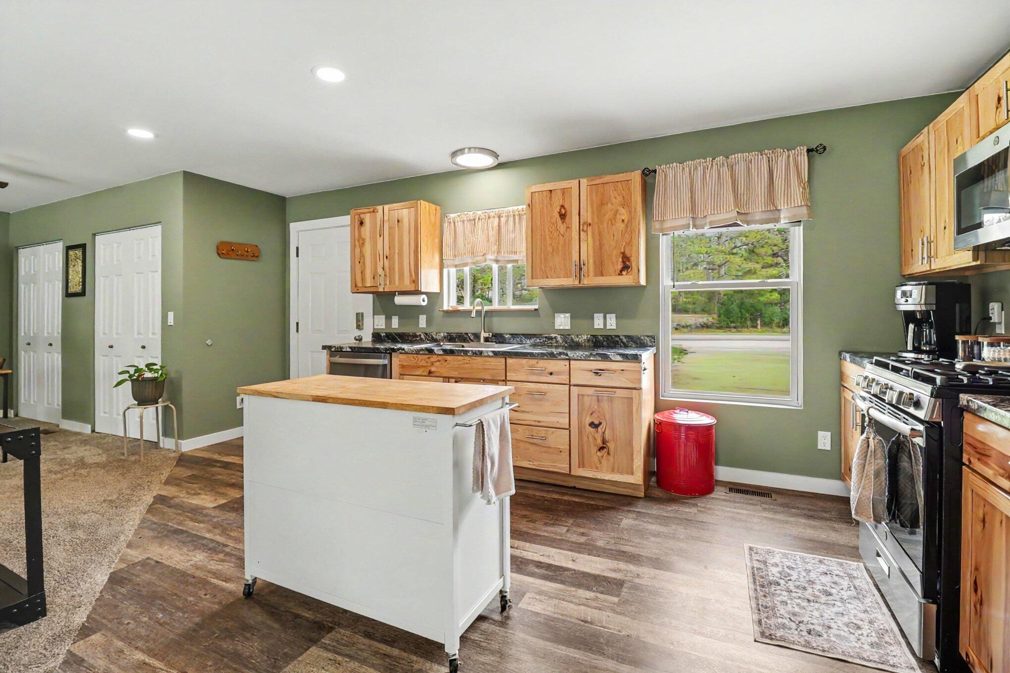 734 Skocelas Road North Manistee, MI 49660 - Photo 11 of 29 010_file_8091