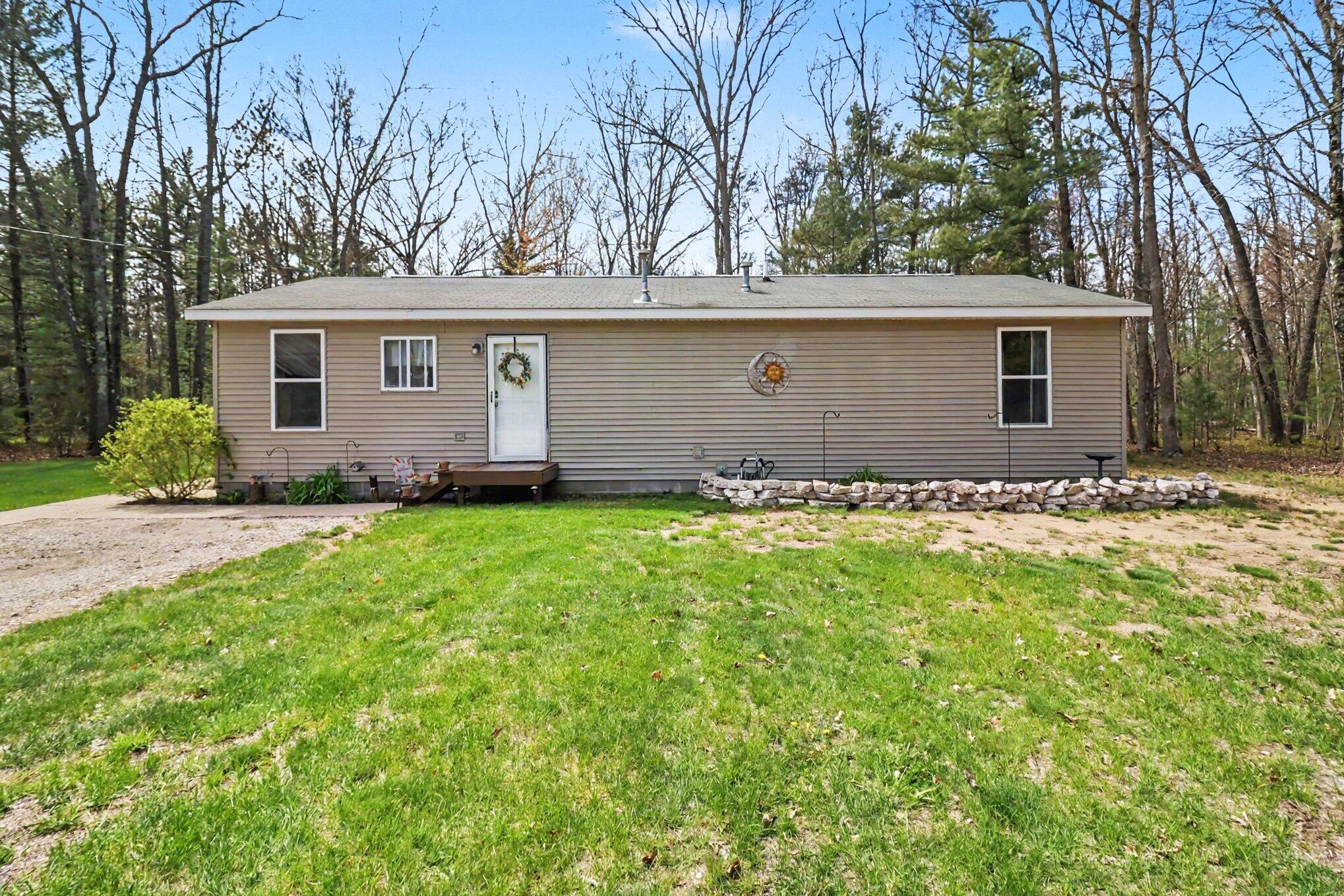734 Skocelas Road North Manistee, MI 49660 - Photo 2 of 29 002_file_3921