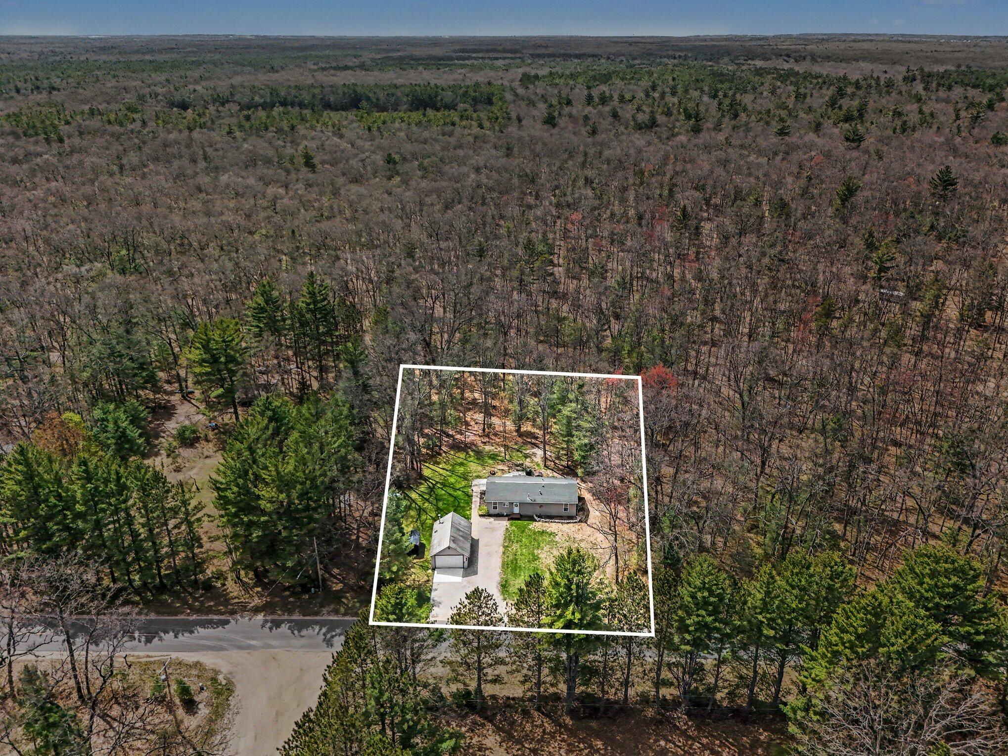 734 Skocelas Road North Manistee, MI 49660 - Photo 26 of 29 026_file_3235