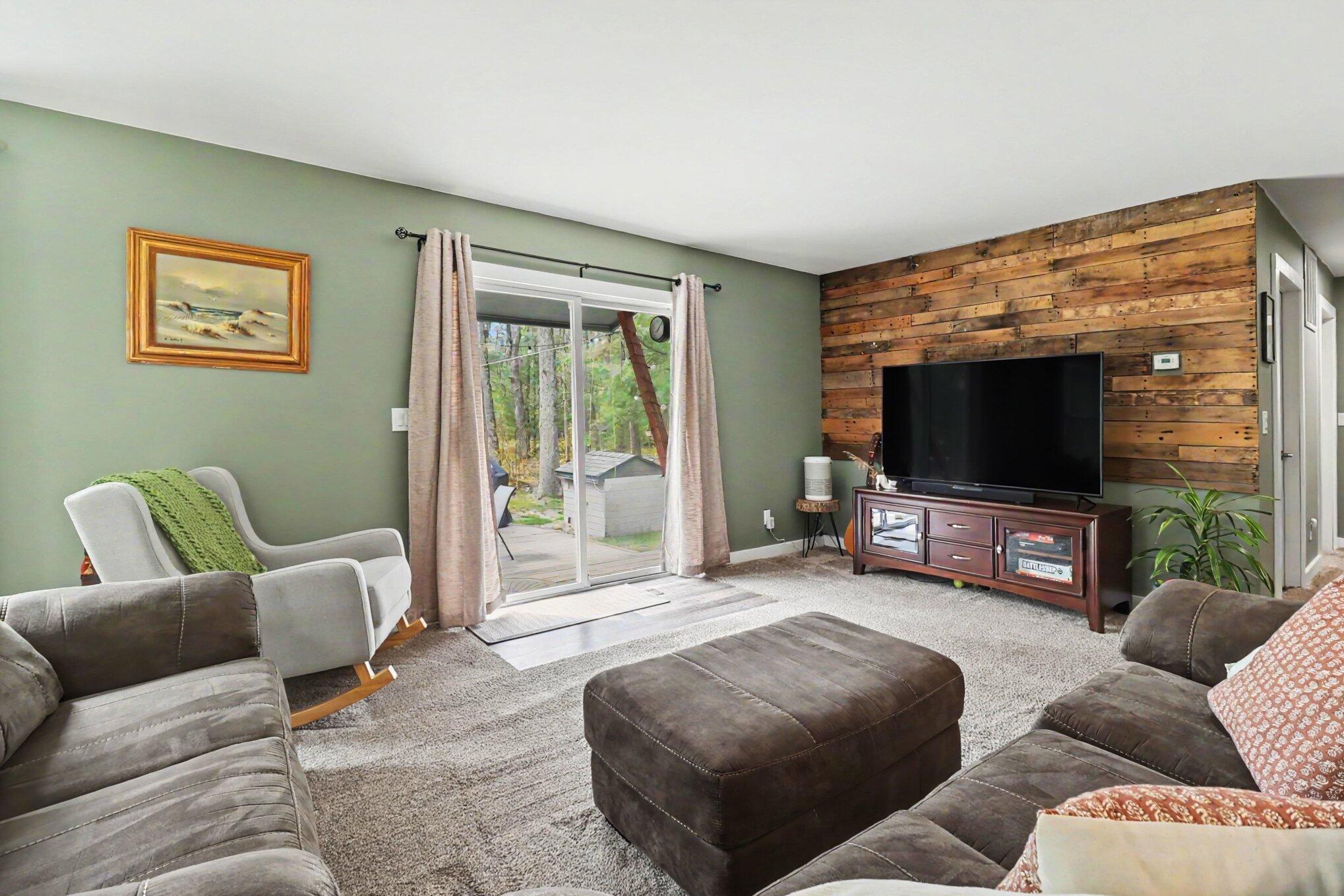 734 Skocelas Road North Manistee, MI 49660 - Photo 5 of 29 004_file_8937
