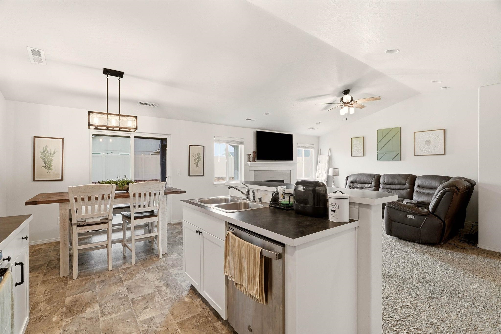 5508 South Sherri Lee Road Spokane, WA 99224 - Photo 7 of 16