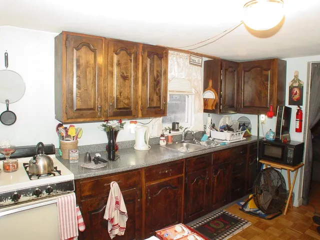 $189,900 | 348-350 Lakeview Road, Glenburn, ME 04401