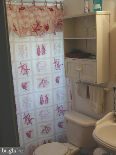 15304 Michigan Rd. Woodbridge, VA 22191 - Photo 3 of 15 Bath