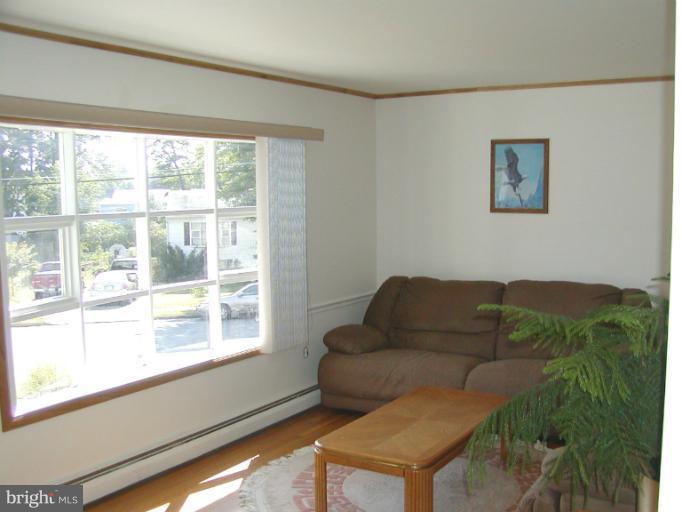 15304 Michigan Rd. Woodbridge, VA 22191 - Photo 5 of 15 Family Room
