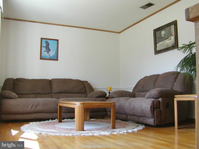 15304 Michigan Rd. Woodbridge, VA 22191 - Photo 10 of 15 Family Room