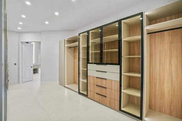 a view of entryway and hall