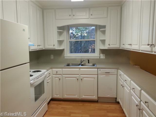 5582 Ridge Road Seagrove, NC 27341 - Photo 3 of 8 Kitchen.