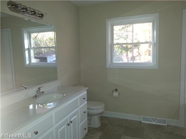 5582 Ridge Road Seagrove, NC 27341 - Photo 4 of 8 Master Bath/Spa.