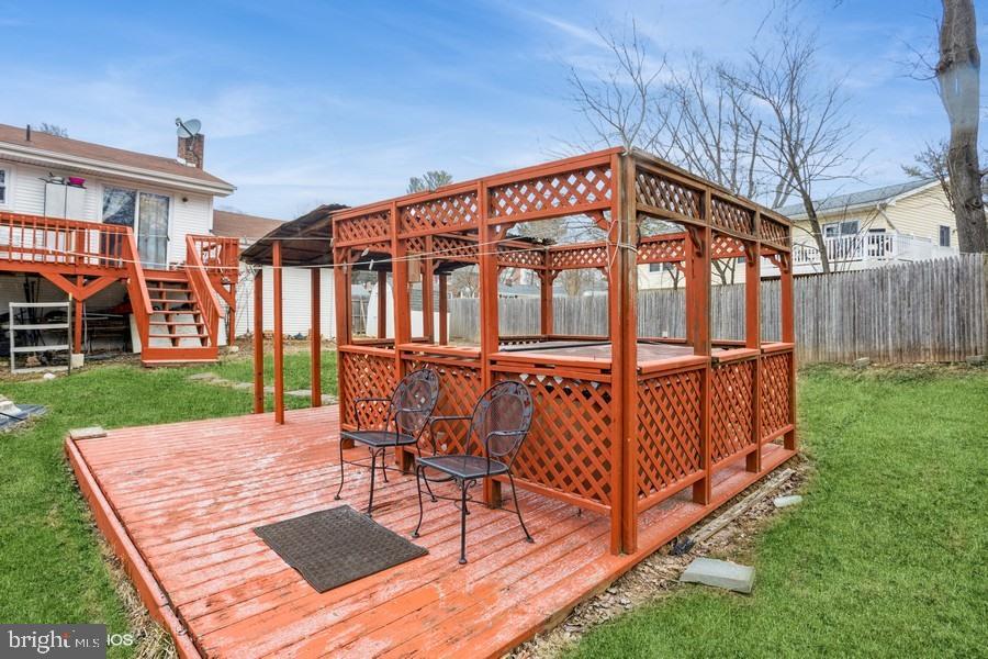 11408 Rambling Road Gaithersburg, MD 20879 - Photo 52 of 58 Hot tub