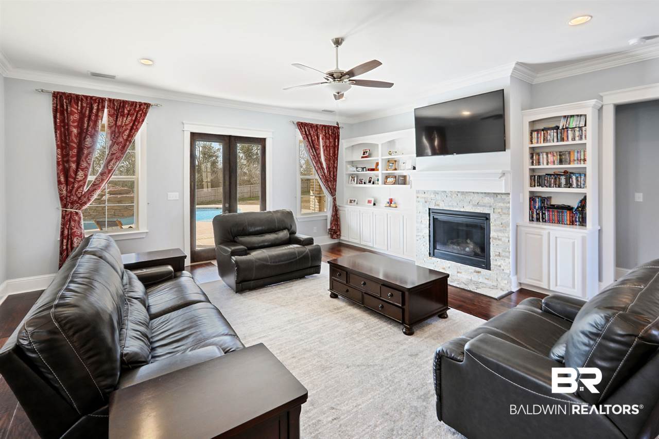 9456 Thoroughbred Run Fairhope, AL 36532 - Photo 8 of 25 Living Room