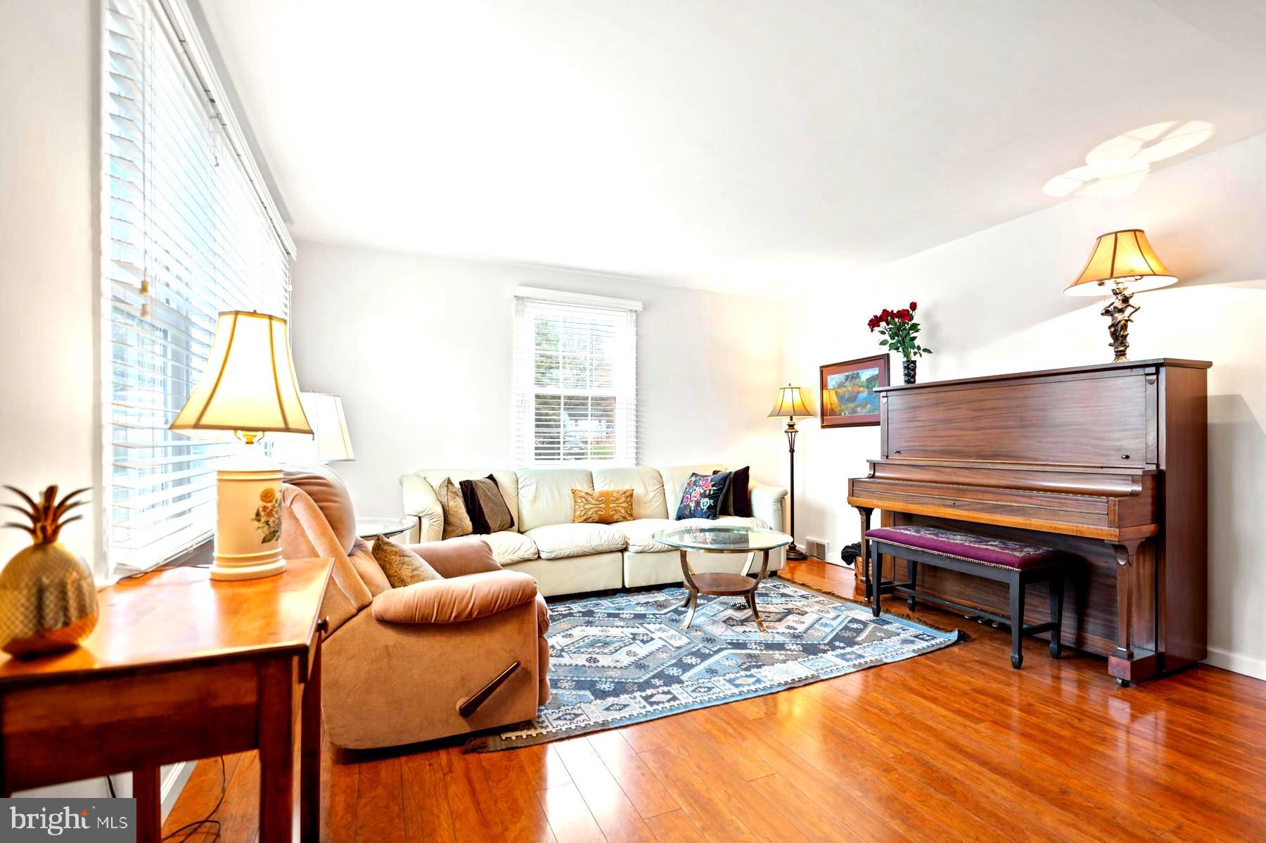 221 Golf Hills Road Havertown, PA 19083 - Photo 5 of 35