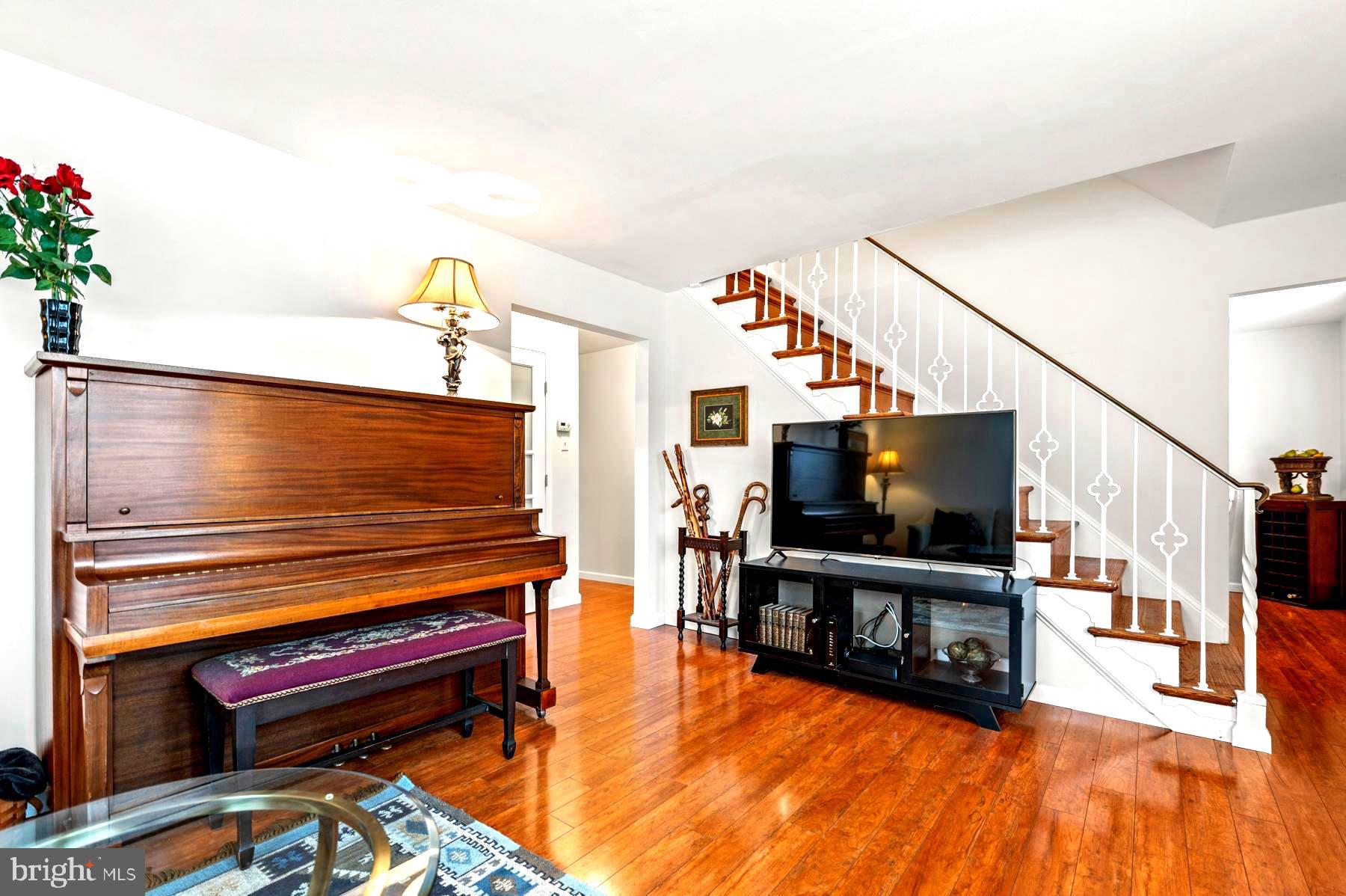 221 Golf Hills Road Havertown, PA 19083 - Photo 7 of 35