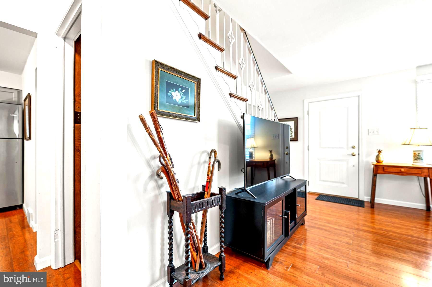 221 Golf Hills Road Havertown, PA 19083 - Photo 8 of 35