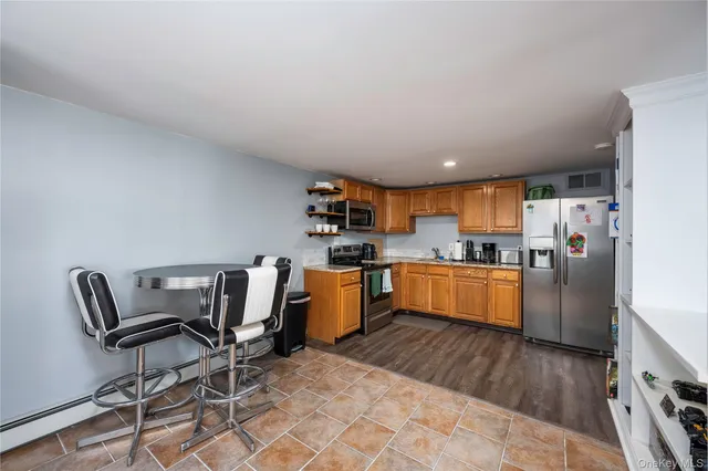 $2,100 | 4 Woodbine Drive, Unit 2, Mahopac, NY 10541