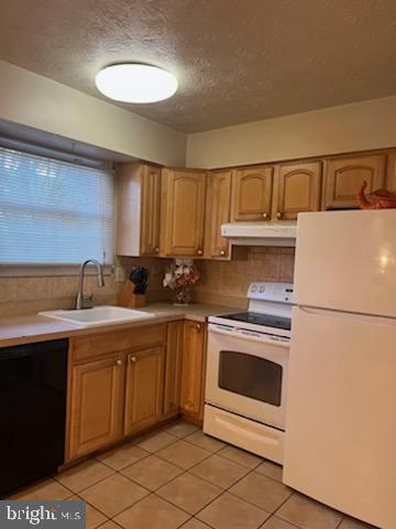 7321 Castlemoor Road Windsor Mill, MD 21244 - Photo 7 of 9 Kitchen
