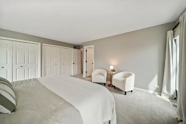 $780,000 | 690 Honeysuckle Drive, Naperville, IL 60540