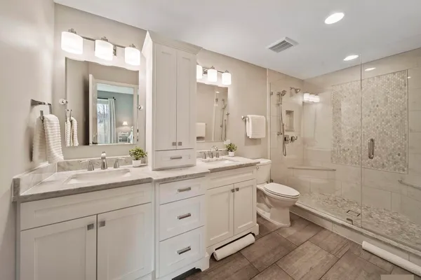 $780,000 | 690 Honeysuckle Drive, Naperville, IL 60540