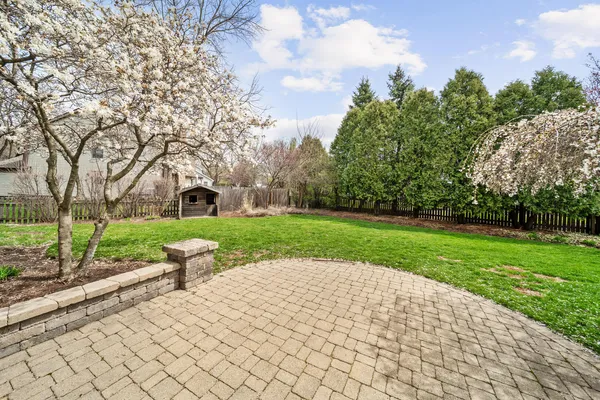 $780,000 | 690 Honeysuckle Drive, Naperville, IL 60540