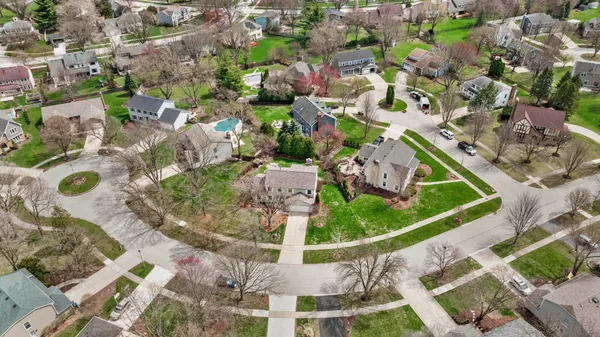 $780,000 | 690 Honeysuckle Drive, Naperville, IL 60540