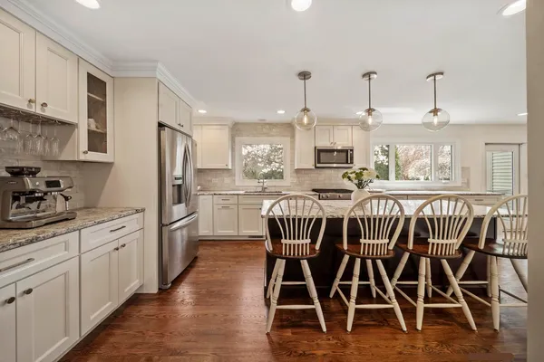 $780,000 | 690 Honeysuckle Drive, Naperville, IL 60540
