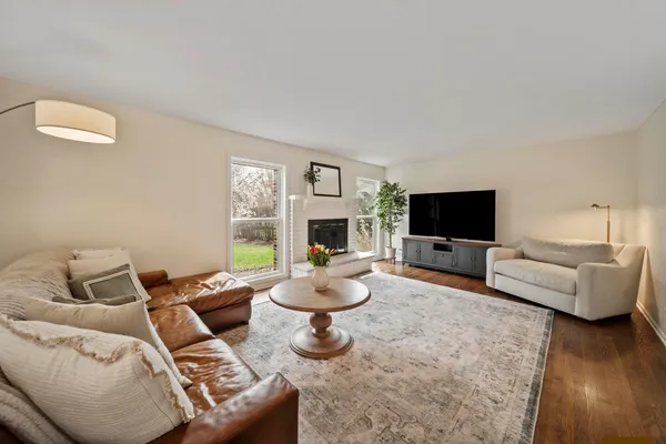 $780,000 | 690 Honeysuckle Drive, Naperville, IL 60540