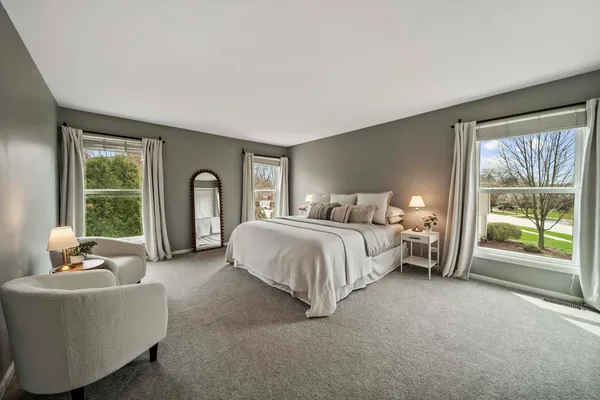 $780,000 | 690 Honeysuckle Drive, Naperville, IL 60540