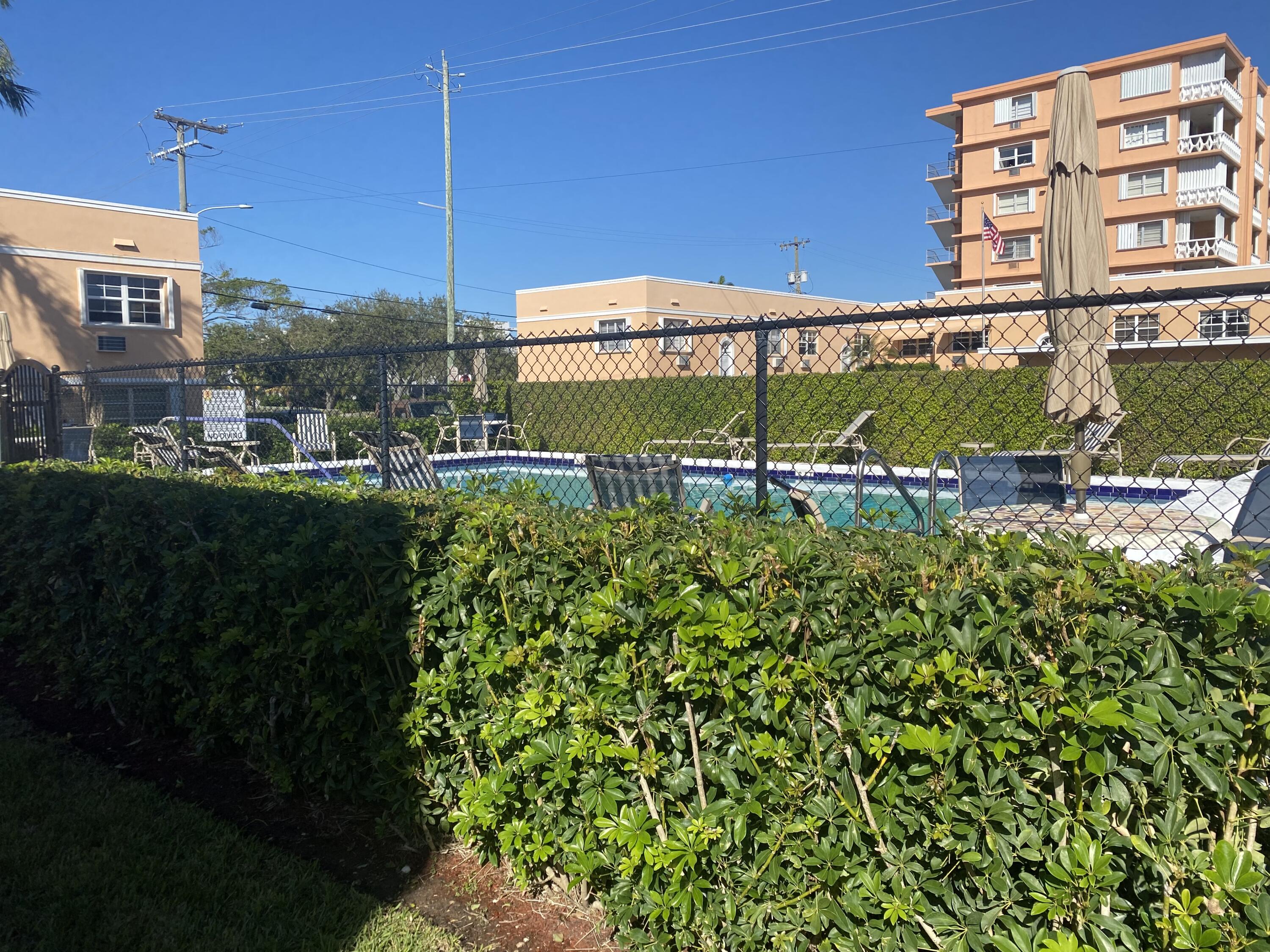 101 South Golfview Road, Unit 5 Lake Worth Beach, FL 33460 - Photo 5 of 17 266B752F-24F9-4D8B-960B-F794E5E29CD9