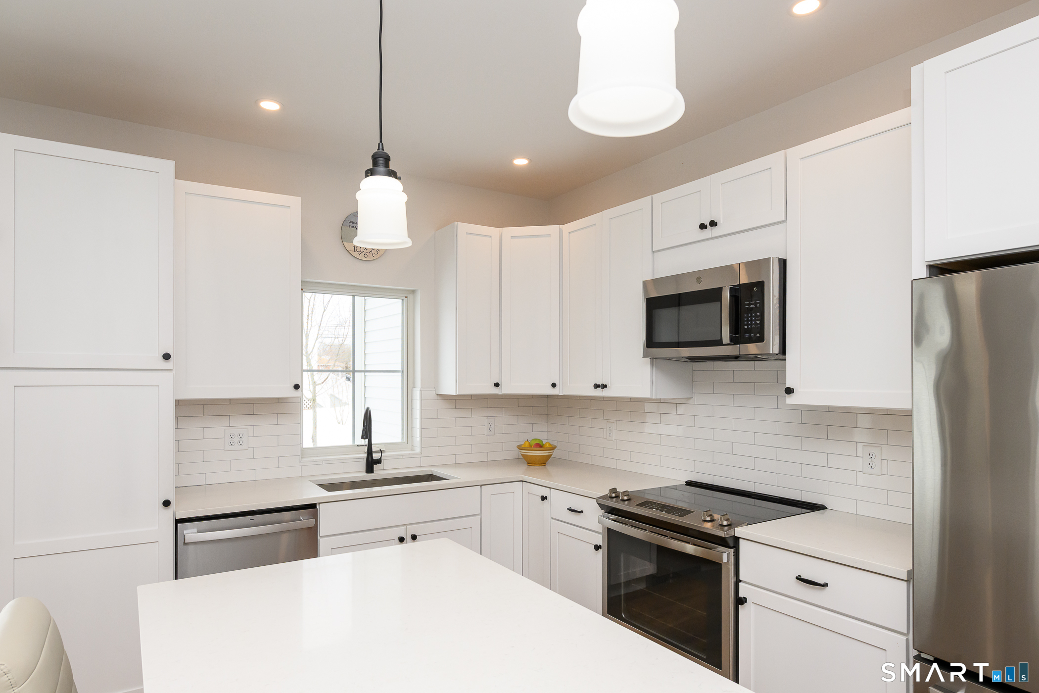 138 Boston Post Road, Unit 2 East Lyme, CT 06333 - Photo 2 of 30