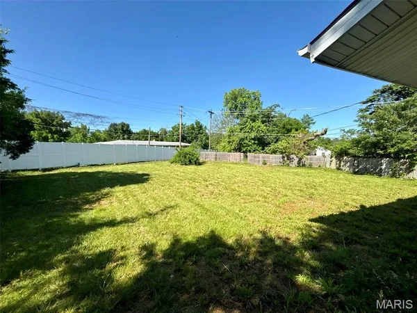 $105,000 | 6005 Shillington Drive, Berkeley, MO 63134