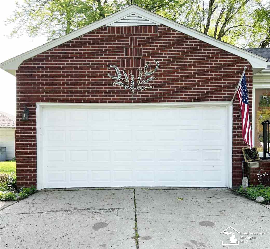 120 Ruff Drive Monroe, MI 48162 - Photo 2 of 59 Gallery Image 2
