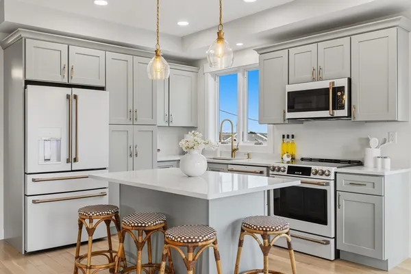 $2,200,000 | 1 Starboard Way, Mattapoisett, MA 02739