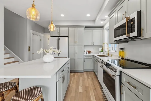 $2,200,000 | 1 Starboard Way, Mattapoisett, MA 02739