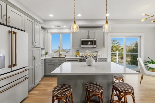 $2,200,000 | 1 Starboard Way, Mattapoisett, MA 02739