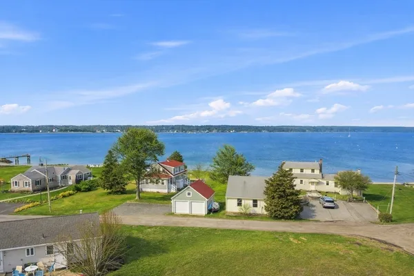$2,200,000 | 1 Starboard Way, Mattapoisett, MA 02739