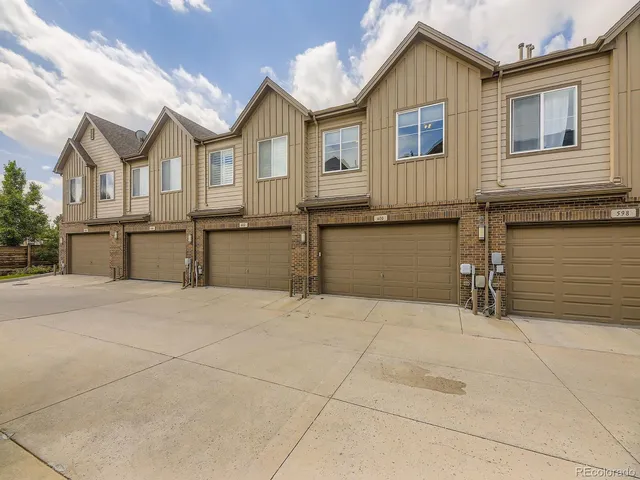 $520,000 | 600 East Dry Creek Place, Littleton, CO 80122